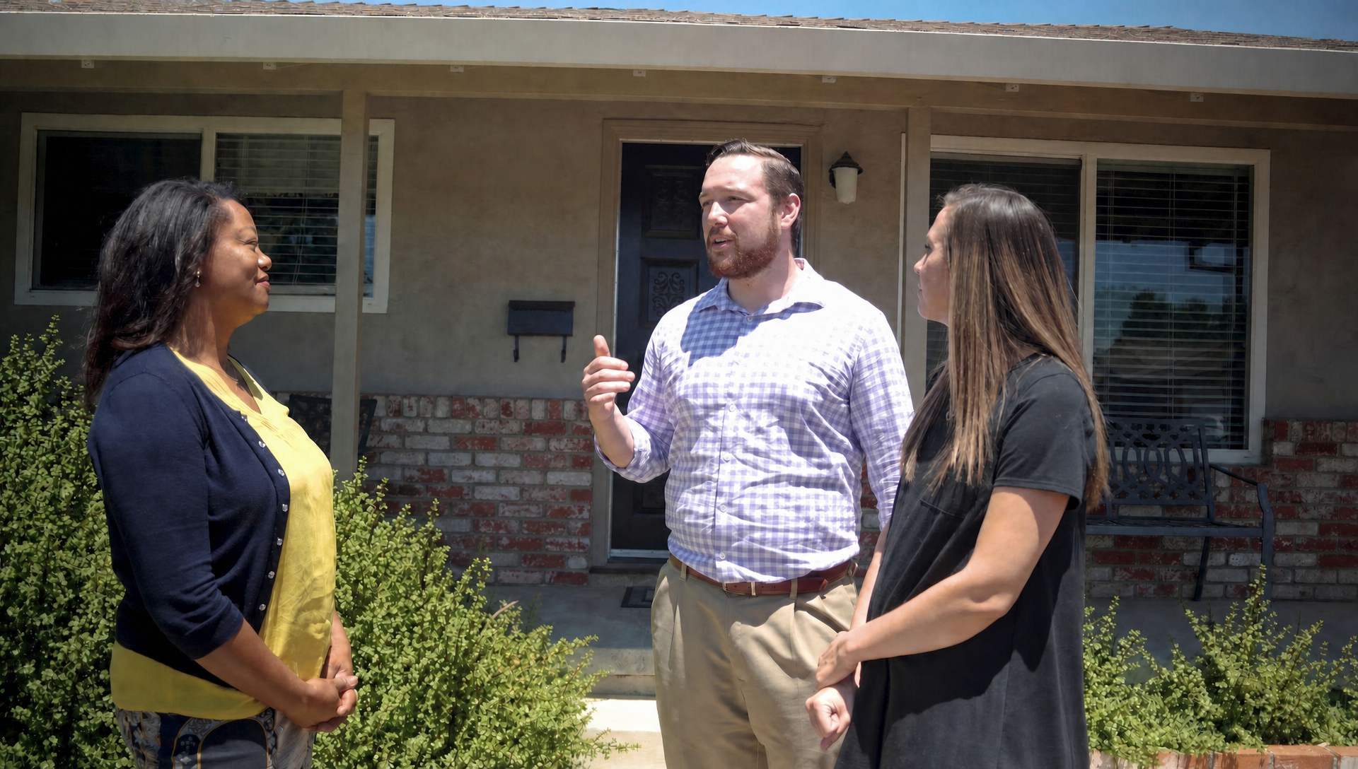 Aeysha talking with Concord residents